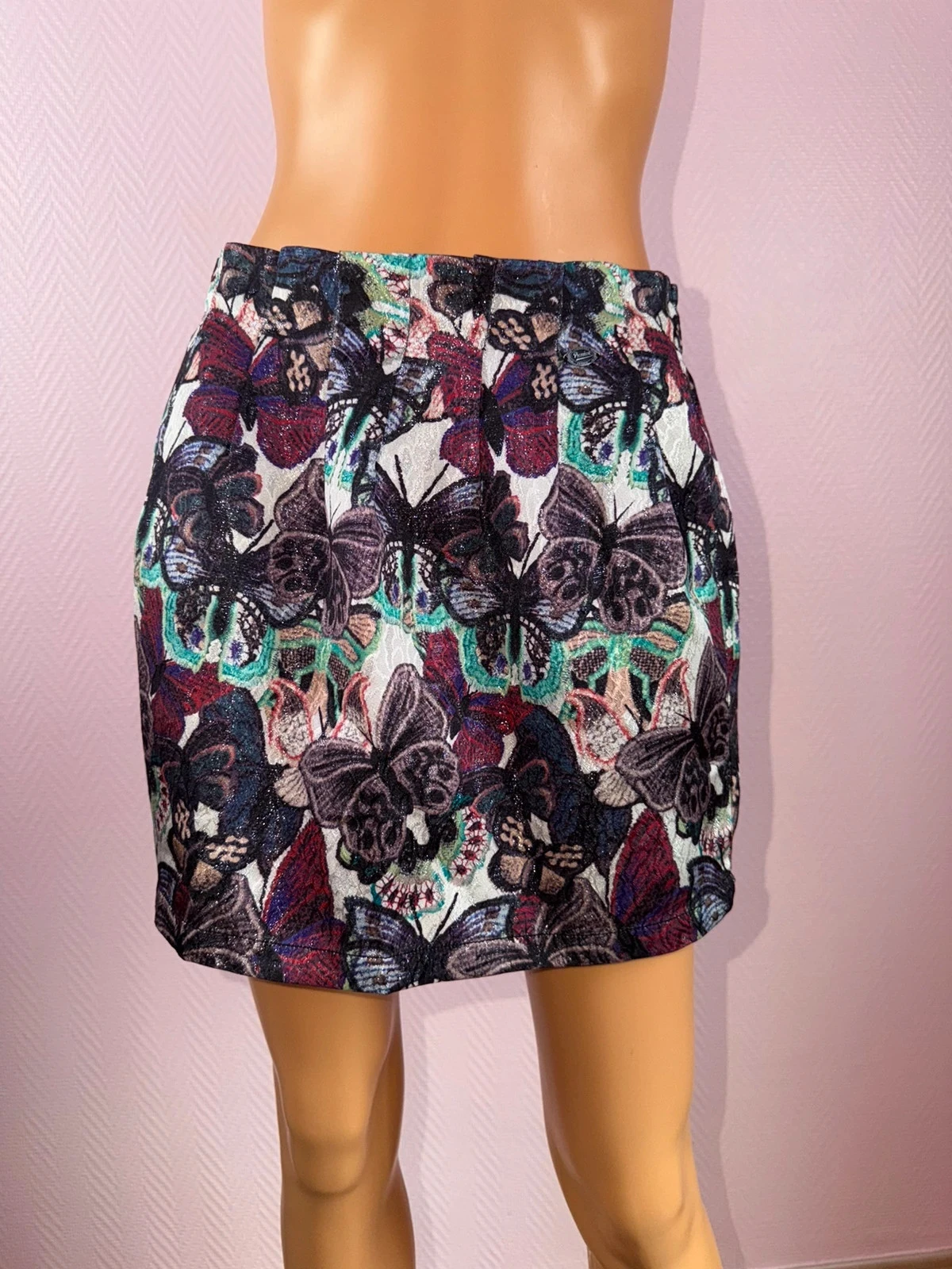 Minijupe kaporal taille xs propre